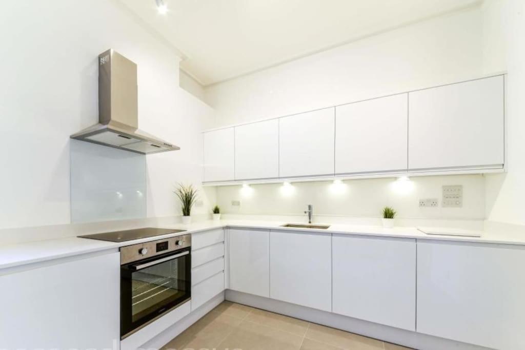 3 Bed 2 Bath Appartamento *