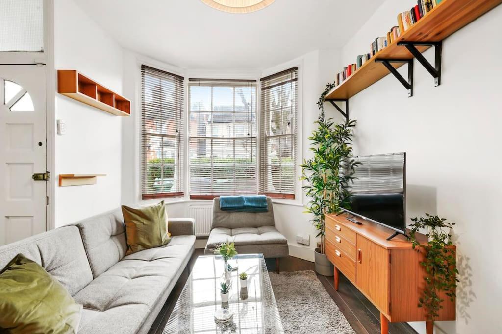 Lägenhet 2 Bed Garden Flat Leyton Village