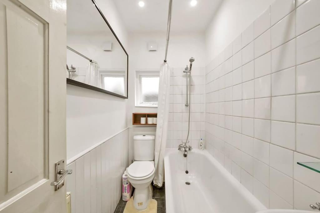 2 Bed Garden Flat Leyton Village Lägenhet