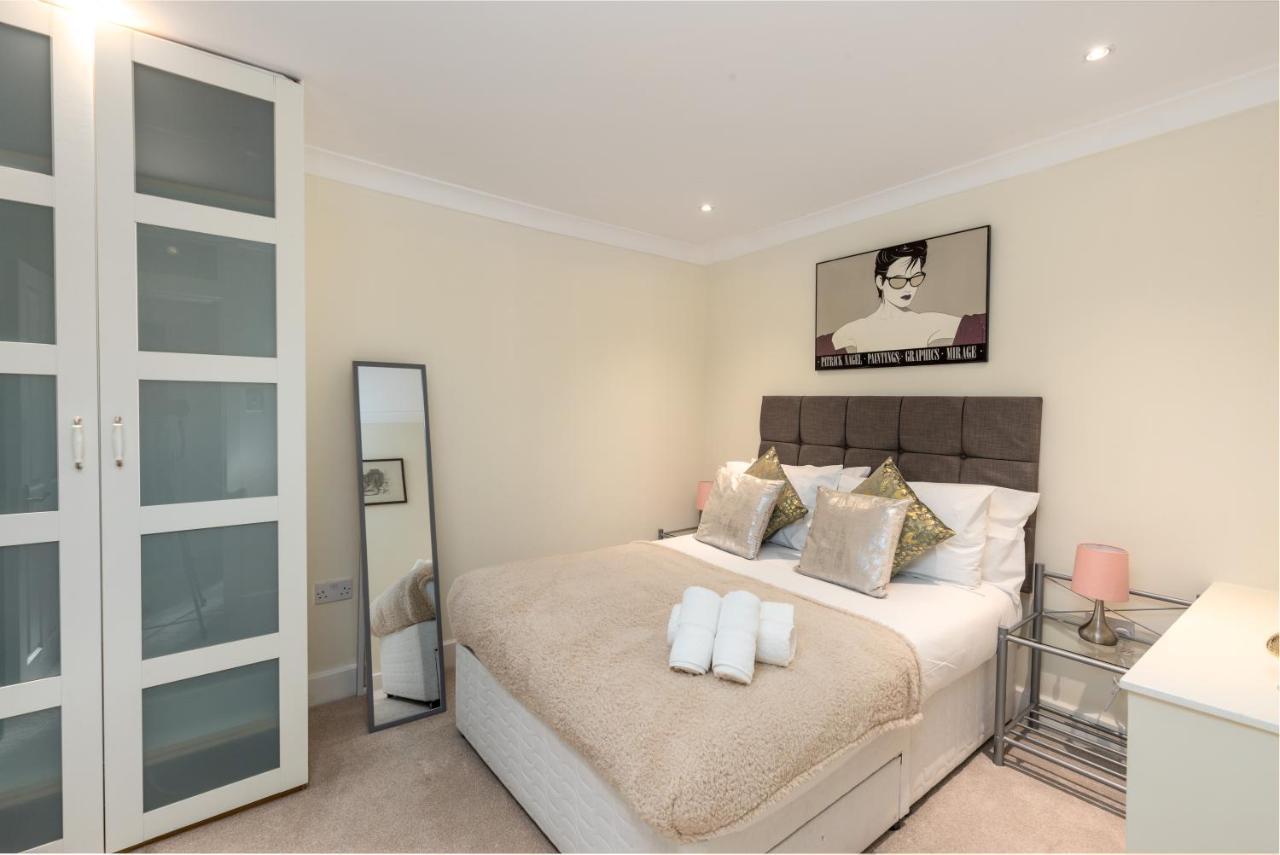 Semesterbostad Stunning 3 Bed House With Garden London
