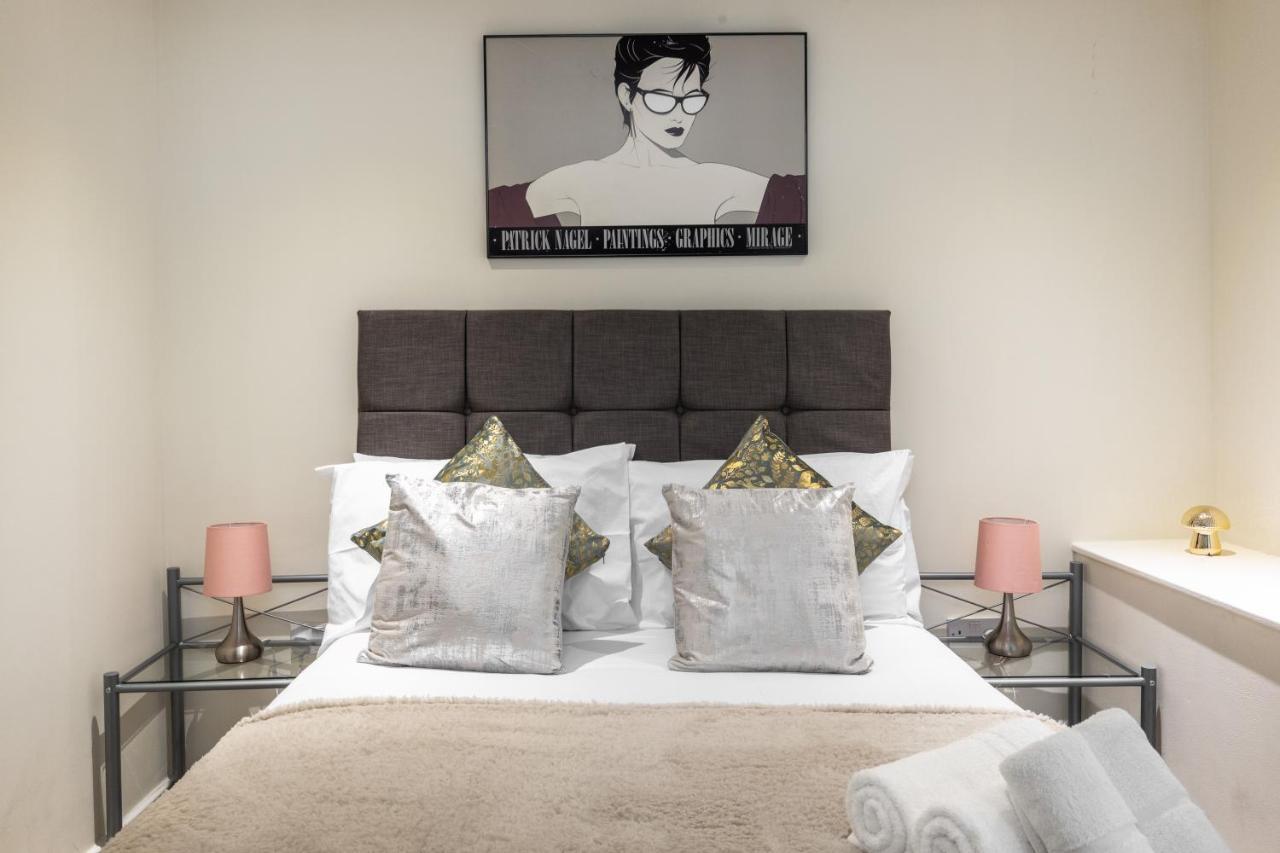 Stunning 3 Bed House With Garden Semesterbostad London