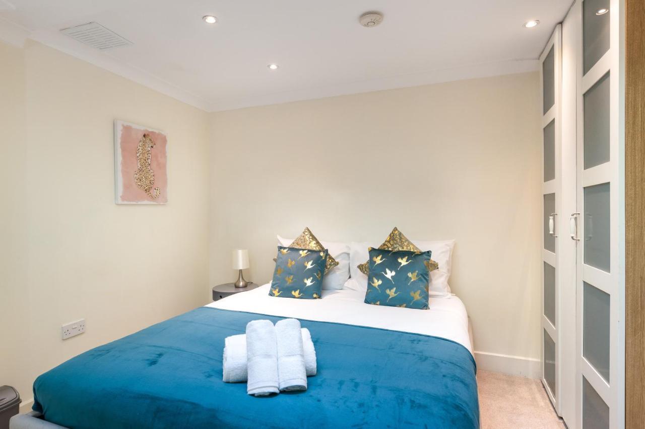 Stunning 3 Bed House With Garden Semesterbostad London