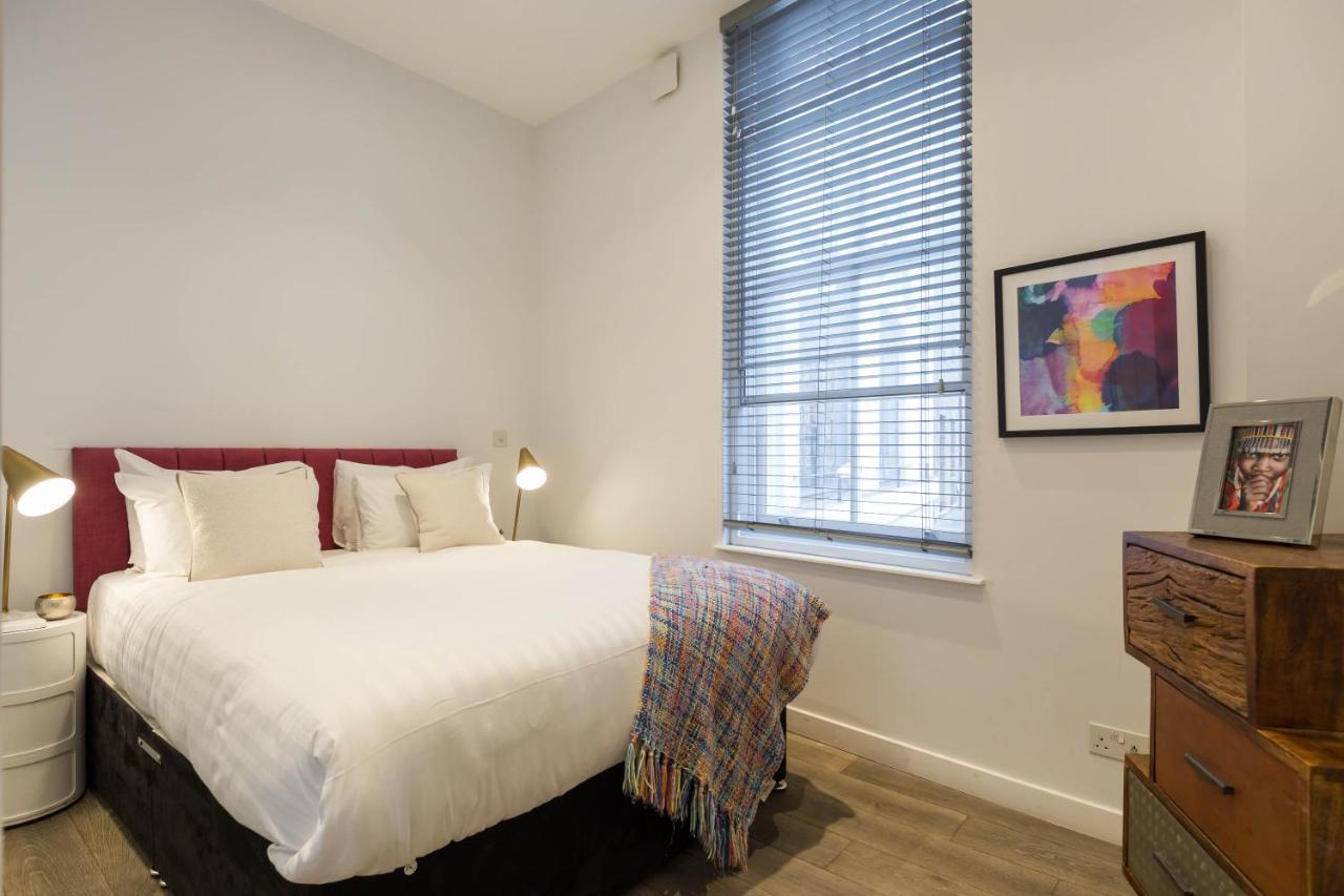 Urban Chic - Rathbone Apartment *