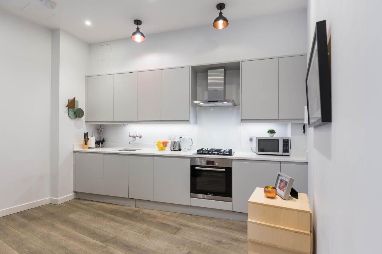 Urban Chic - Rathbone