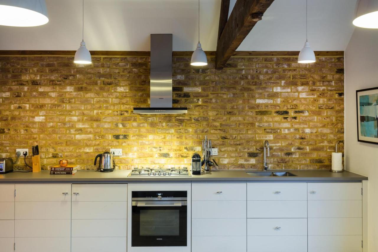 Urban Chic - Rathbone Apartment