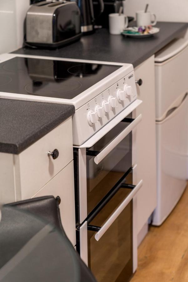 Soho & Covent Garden Apartment, Sleeps 3 Apartment *