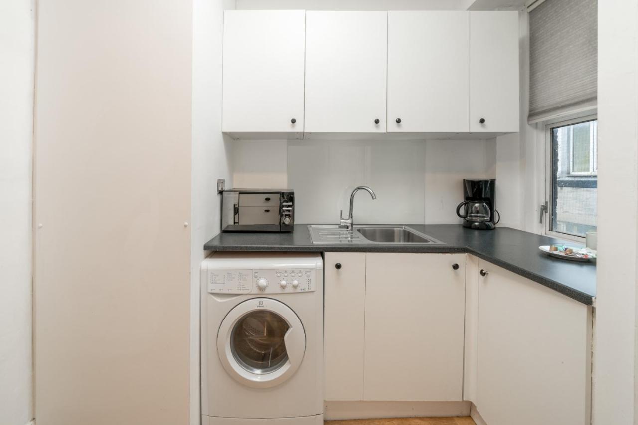 Soho & Covent Garden Apartment, Sleeps 3 Apartment London