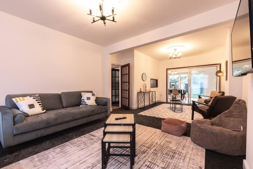 Morganite - 3 Bedroom House Ferienhaus London