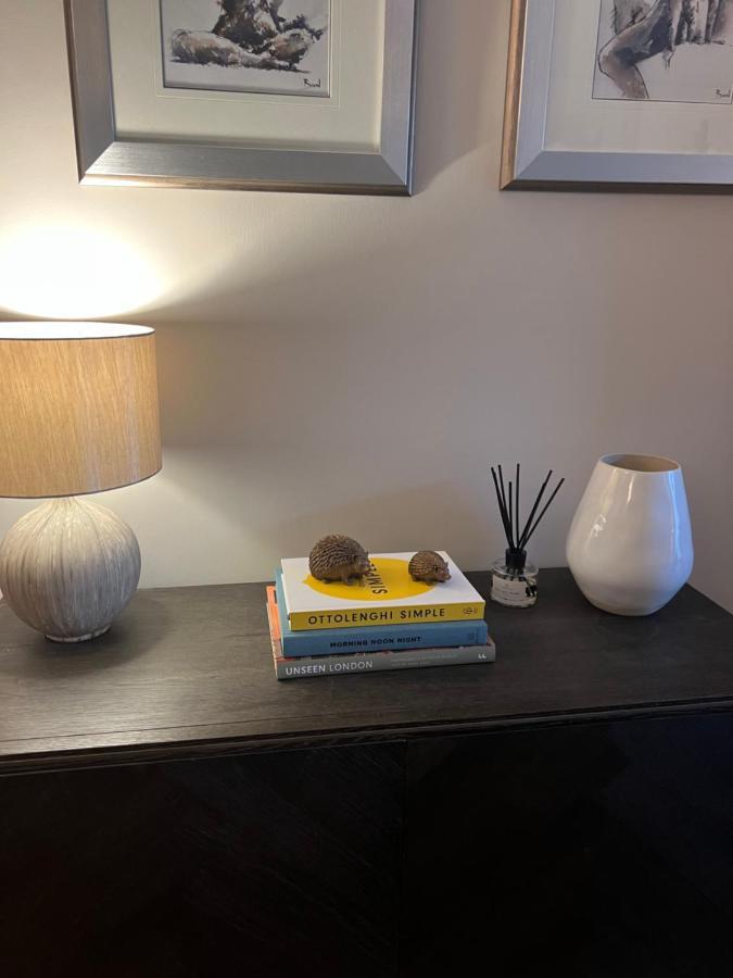 Apartment 2 Bedroom Just Off Kings Road *