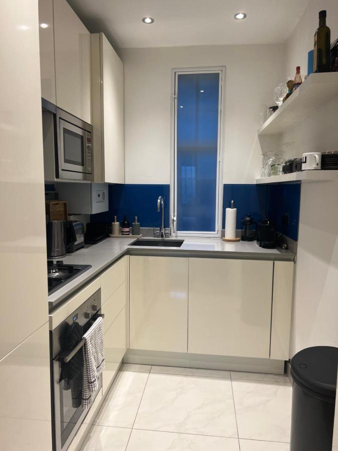 2 Bedroom Just Off Kings Road