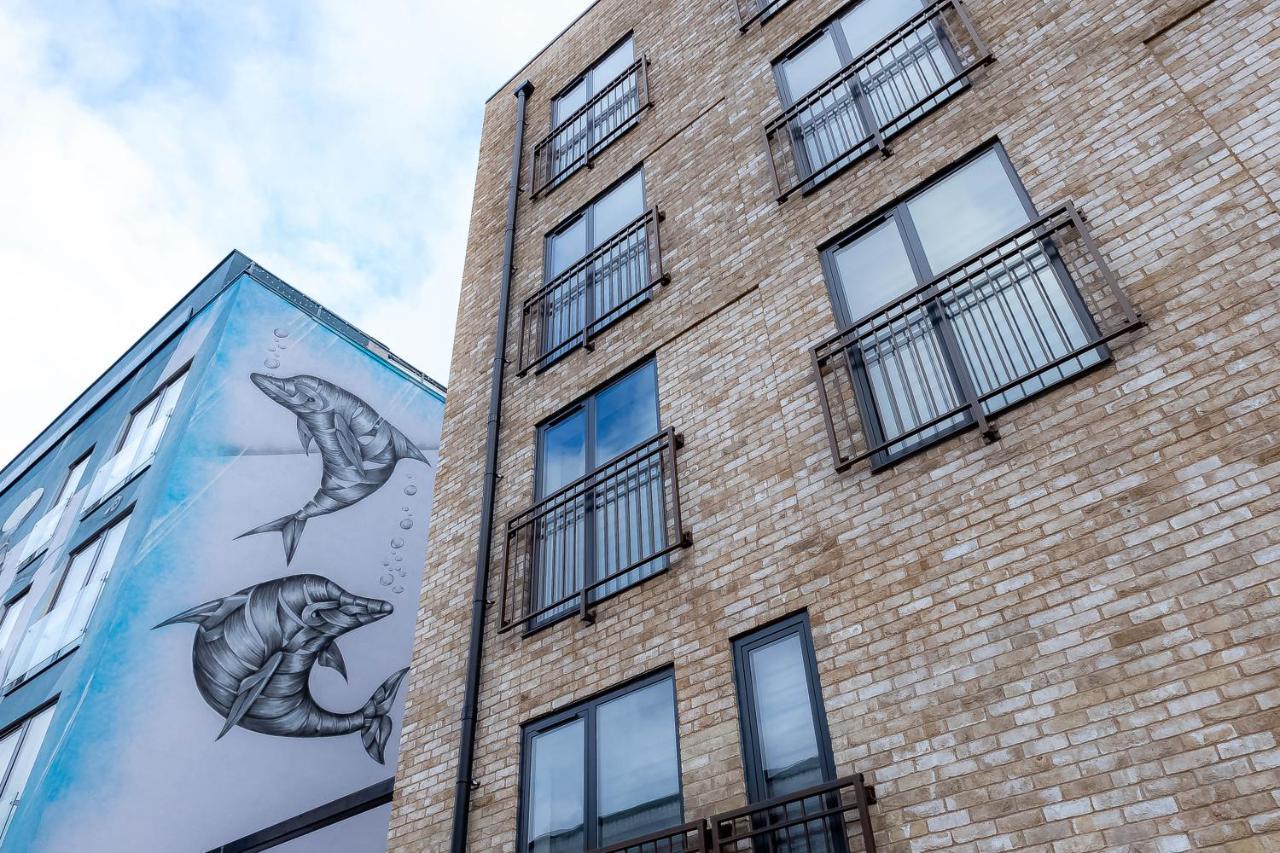 Luxurious Hackney Near Train Station * London