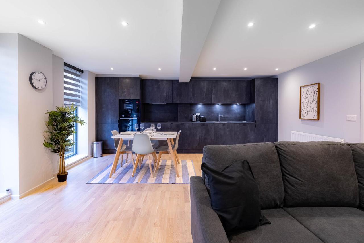 Luxurious Hackney Near Train Station Feriehus