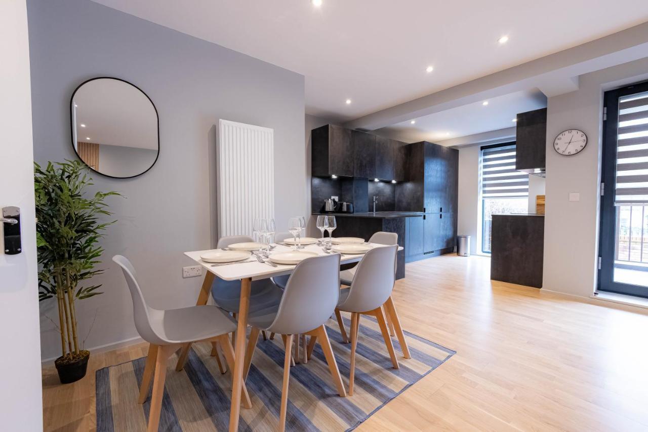 Luxurious Hackney Near Train Station Feriehus