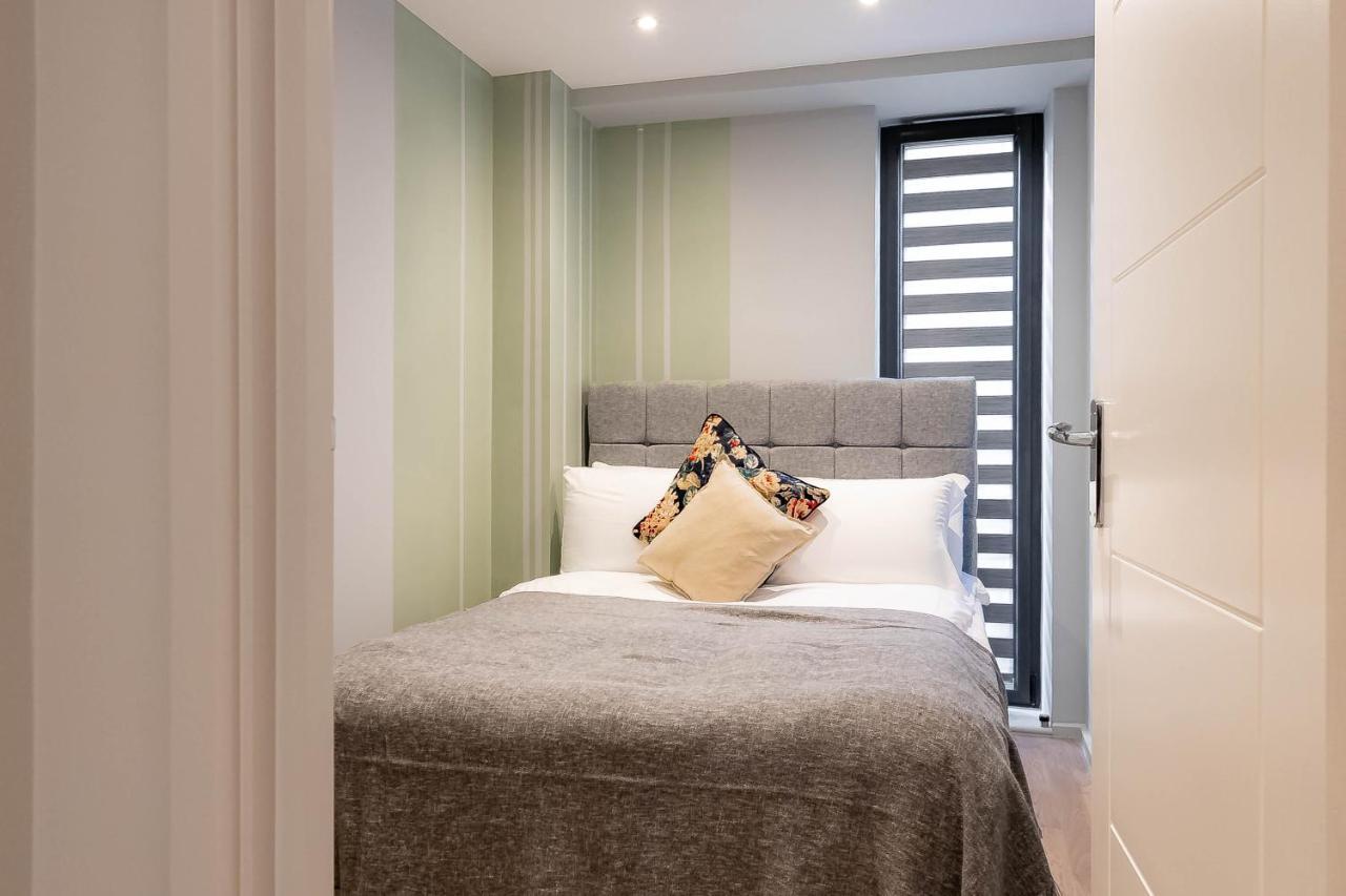 Luxurious Hackney Near Train Station Feriehus *