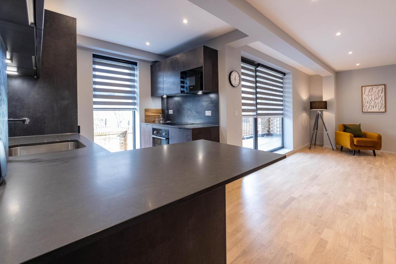 Luxurious Hackney Near Train Station Feriehus