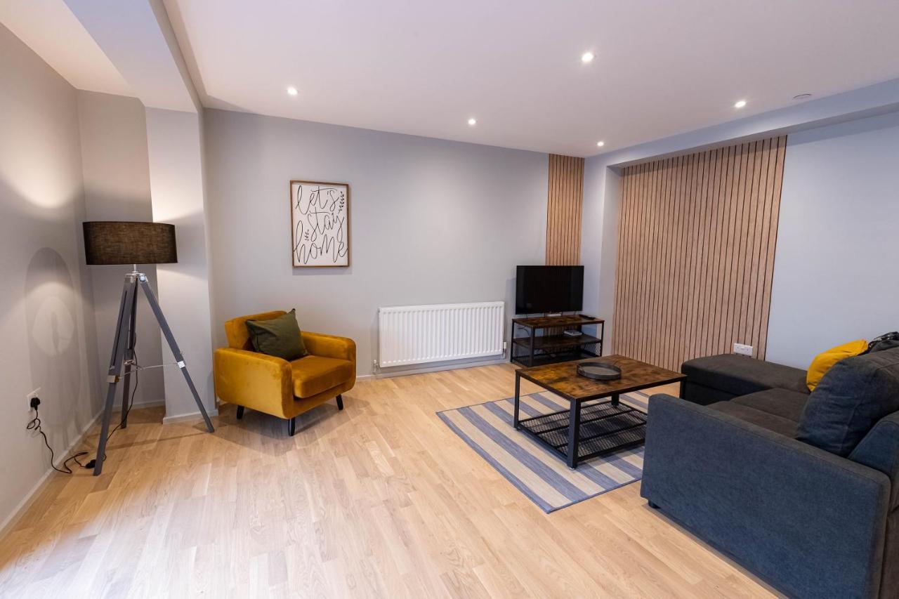 Luxurious Hackney Near Train Station Feriehus