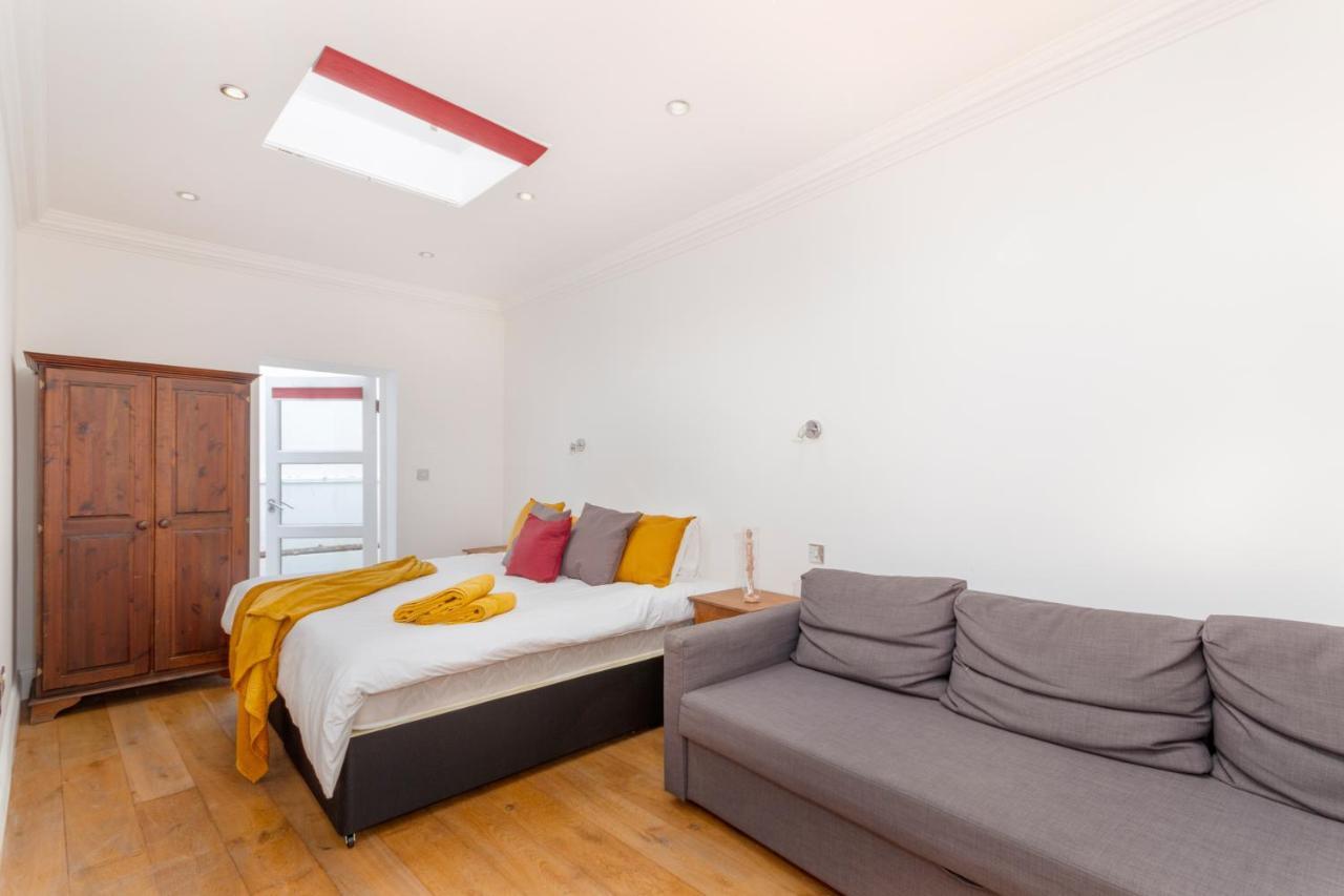 Modern 2 Bed Angel
