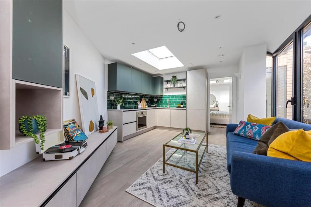Cozy Leyton House With Garden And Small Terrace Appartamento