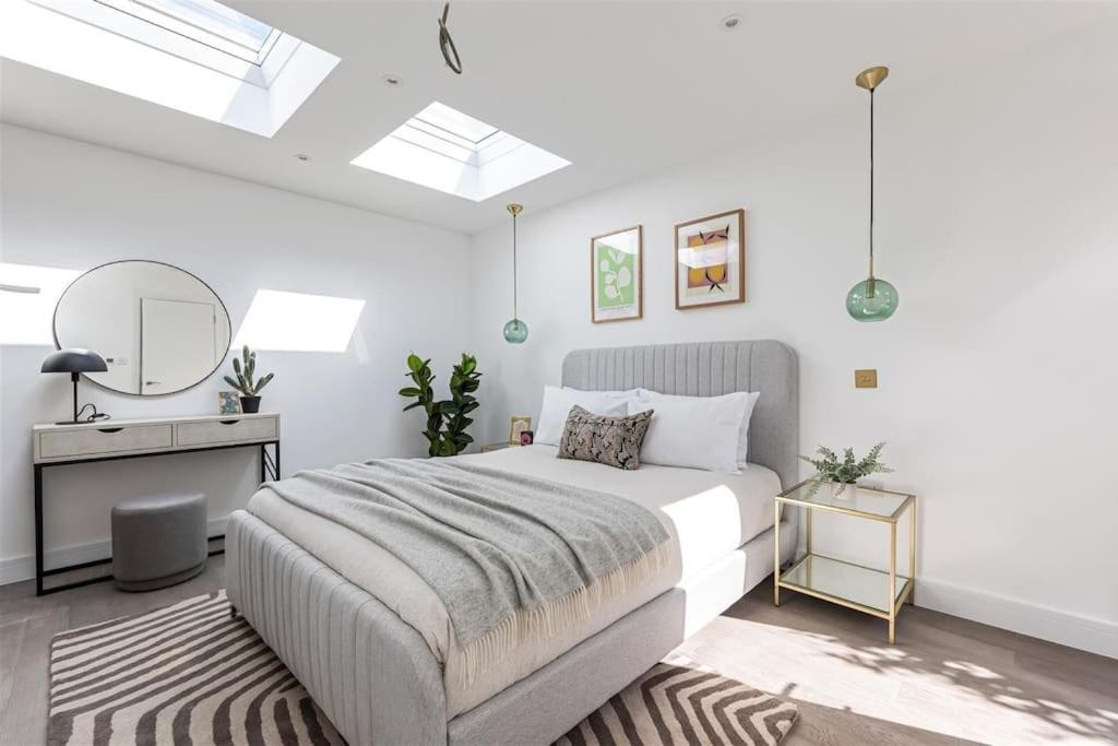 Cozy Leyton House With Garden And Small Terrace