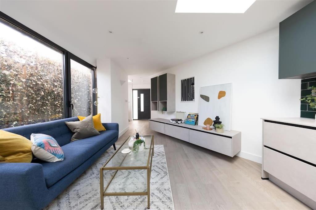 Cozy Leyton House With Garden And Small Terrace * Londra