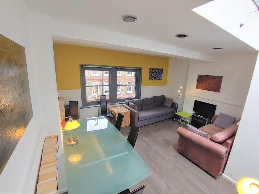 Lägenhet Stylish Near Carnaby Street, Sleeps 4. London