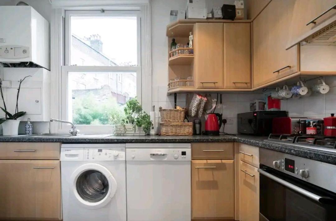 Stylish With Private Bath & Terrace In Super Clapham Junction Minutes From Victoria, Waterloo Alloggio in famiglia