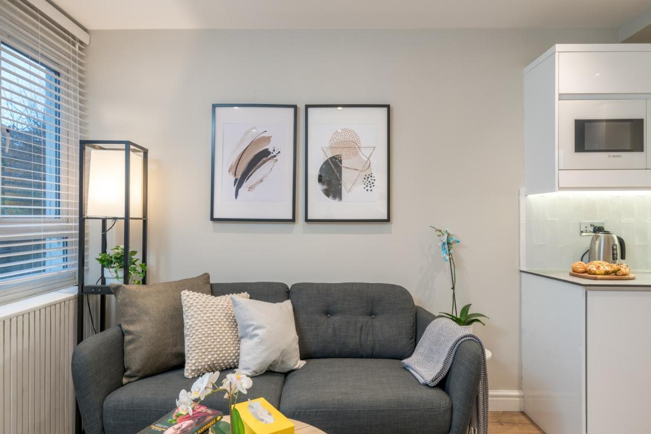 Westfield 2 Bedroom Near Notting Hill Lägenhet London