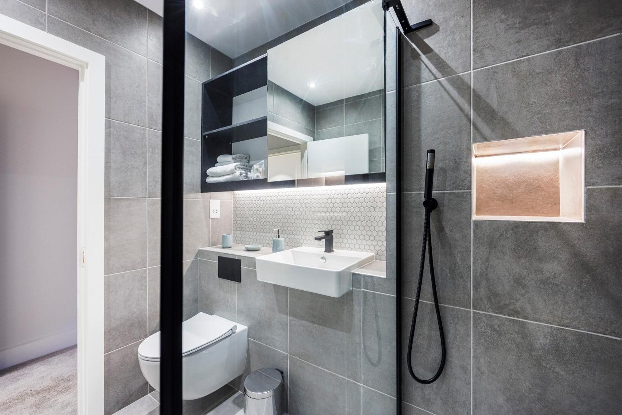 Luxury Spacious 2 Bed Apartment, - Sk Leilighet London
