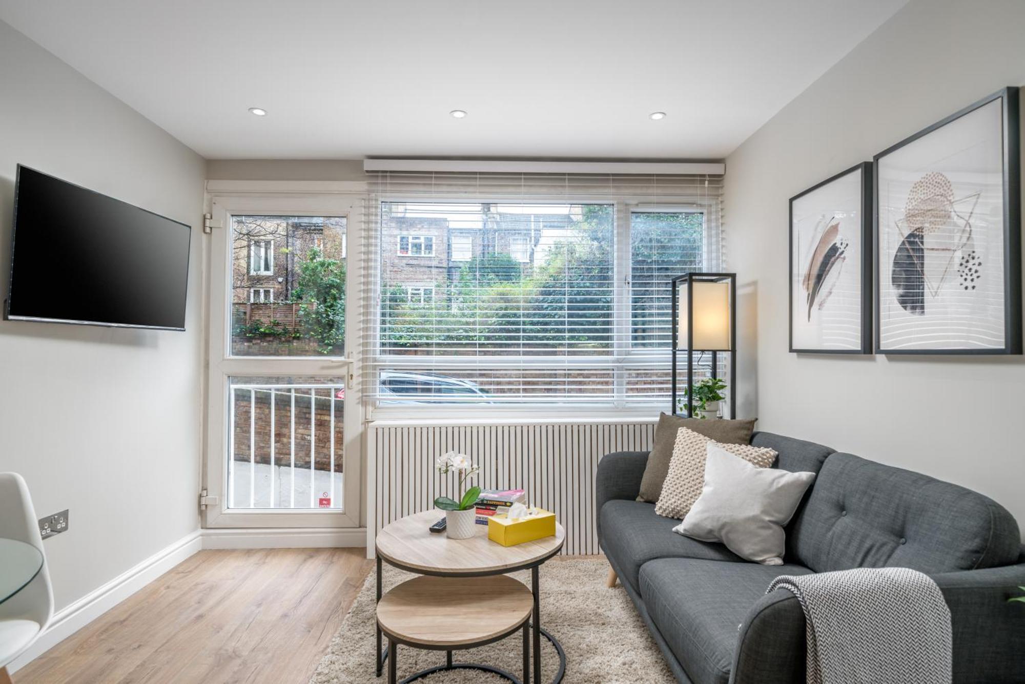 Westfield 2 Bedroom Near Notting Hill Apartment