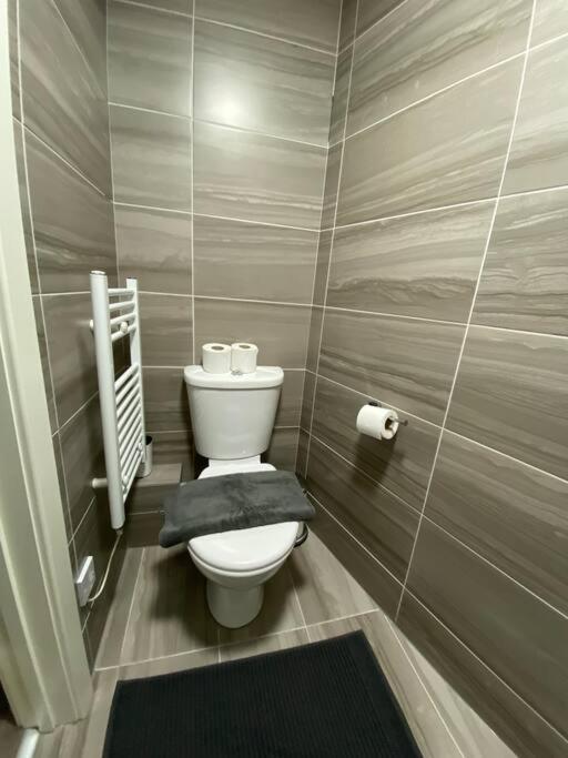 Studio In Seven Sisters * Londra