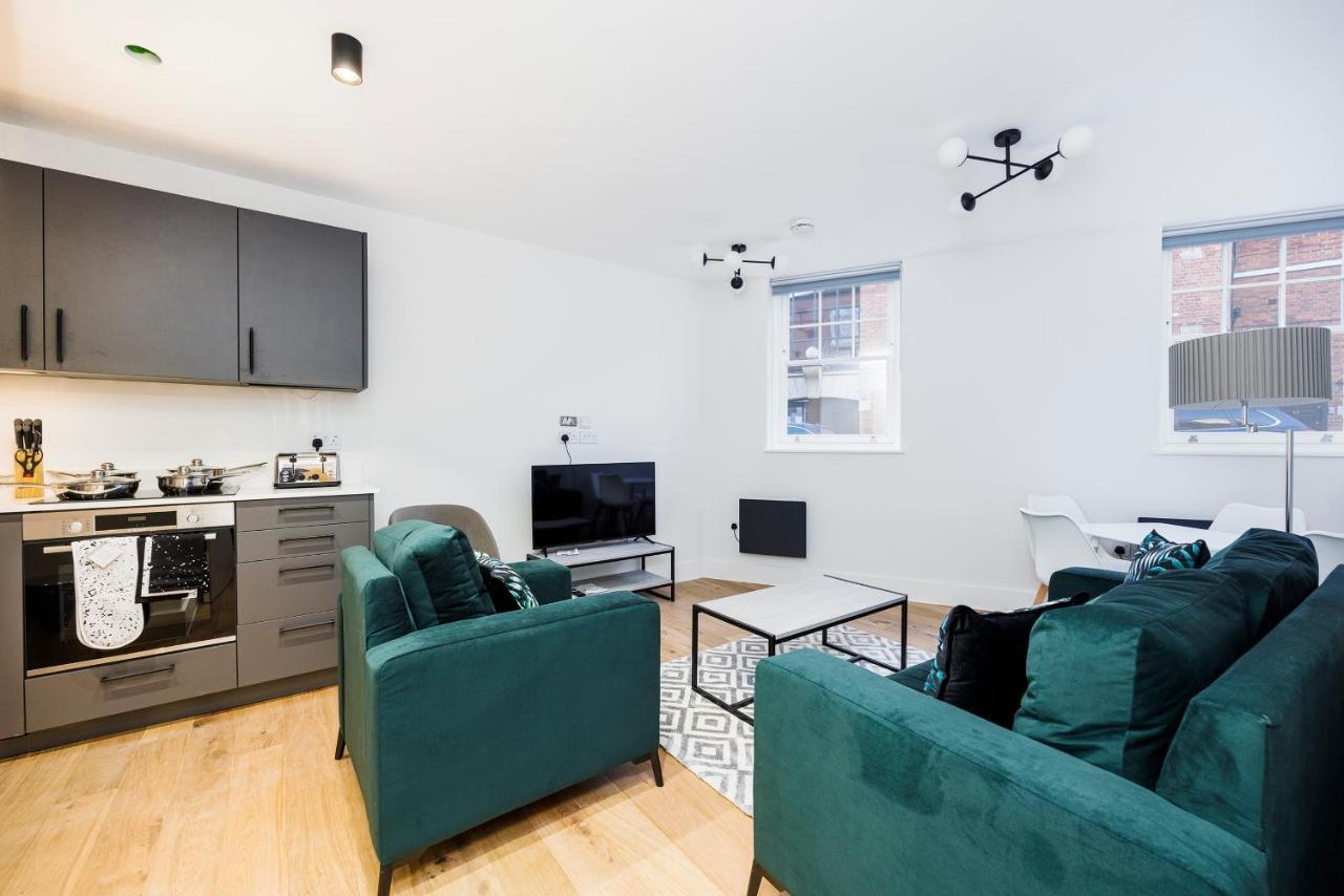 Luxury Spacious 2 Bed Apartment, - Sk London