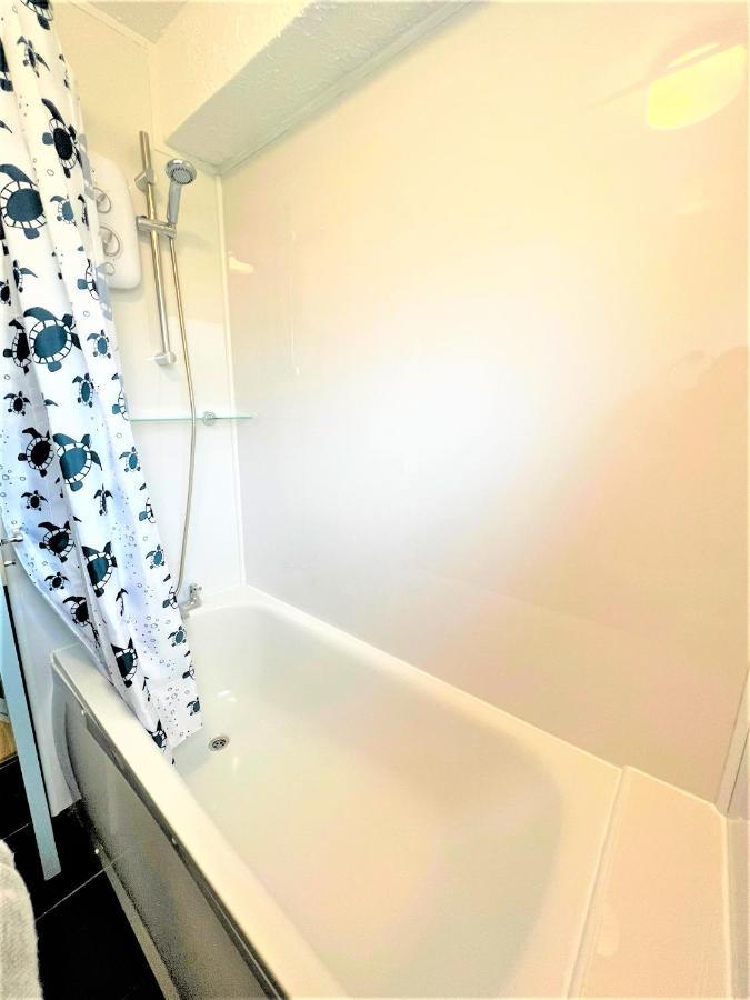 Stepney 17 Double Bedrooms Gasthof *
