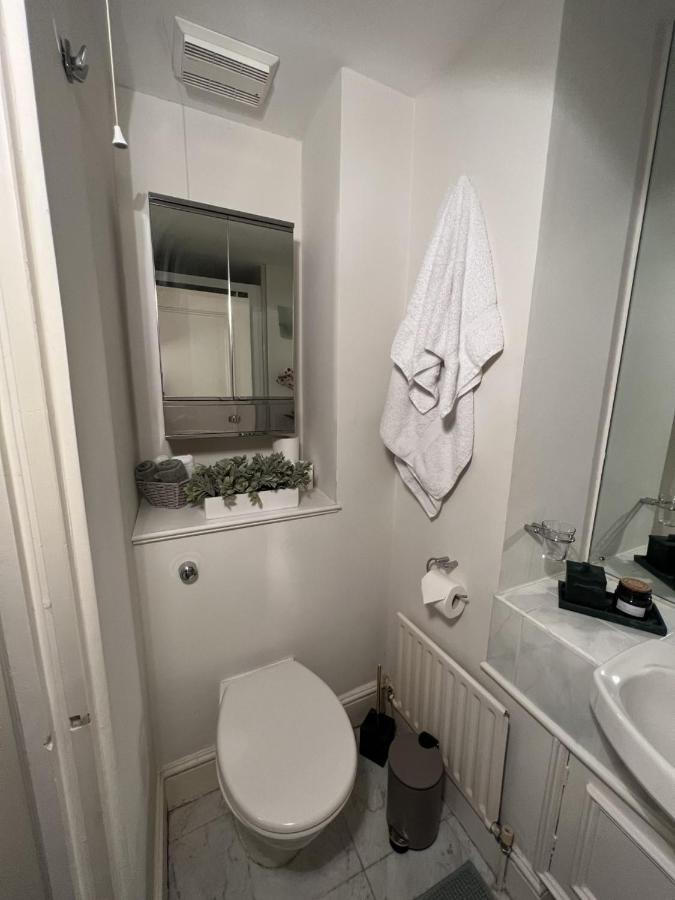 Double Bedroom With En-suite Bathroom In Chelsea - - Share Londra