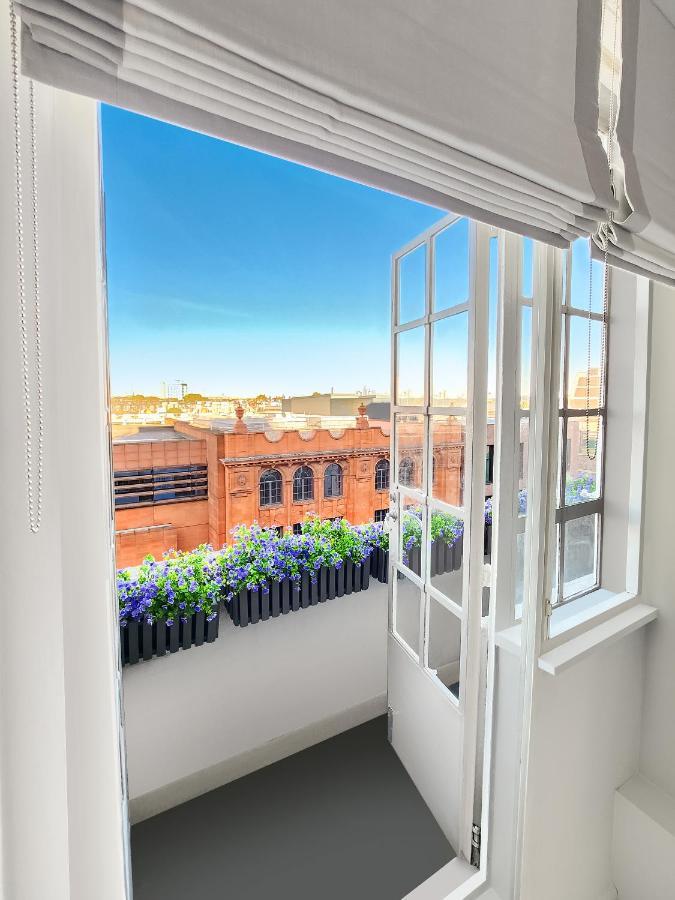 Chelsea Flat 10 Mins Harrods, Balcony, Gym, Air Conditioning * London