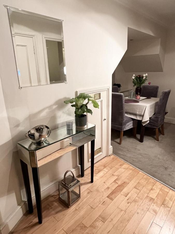 Double Bedroom With En-suite Bathroom In Chelsea - Accommodatie bij particulieren