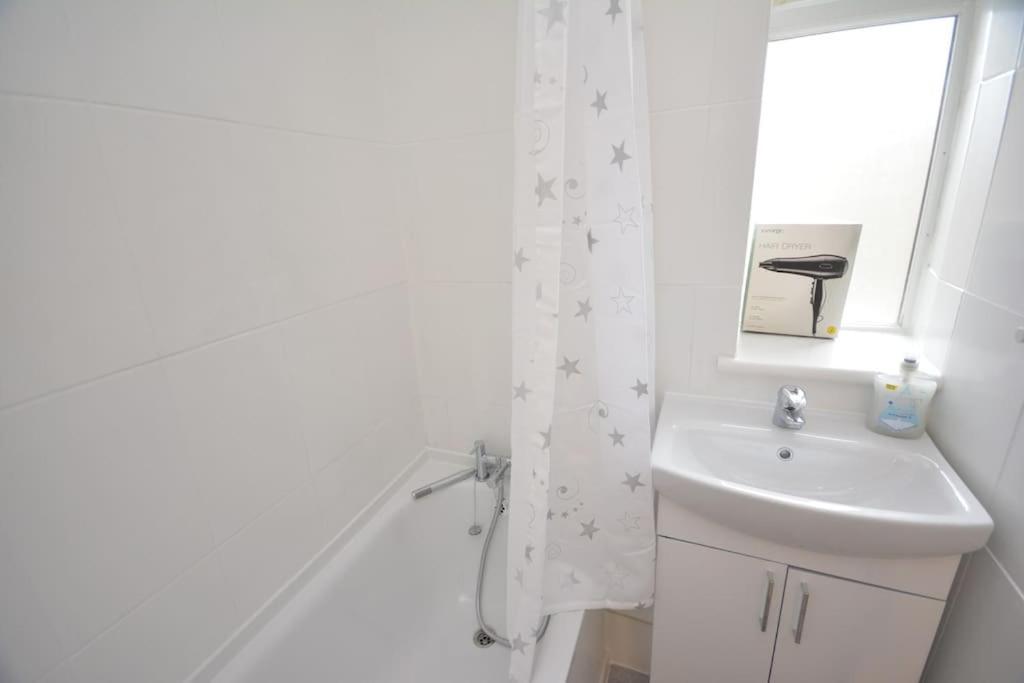 Leilighet Zone2 Classic 3 Bedroom London