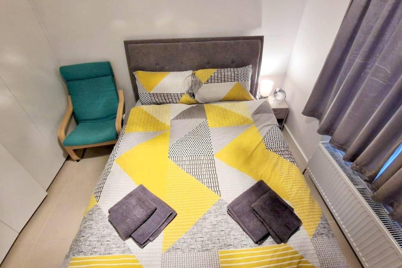 Modern 3-bed House In Surrey Quays Vakantiehuis Londen