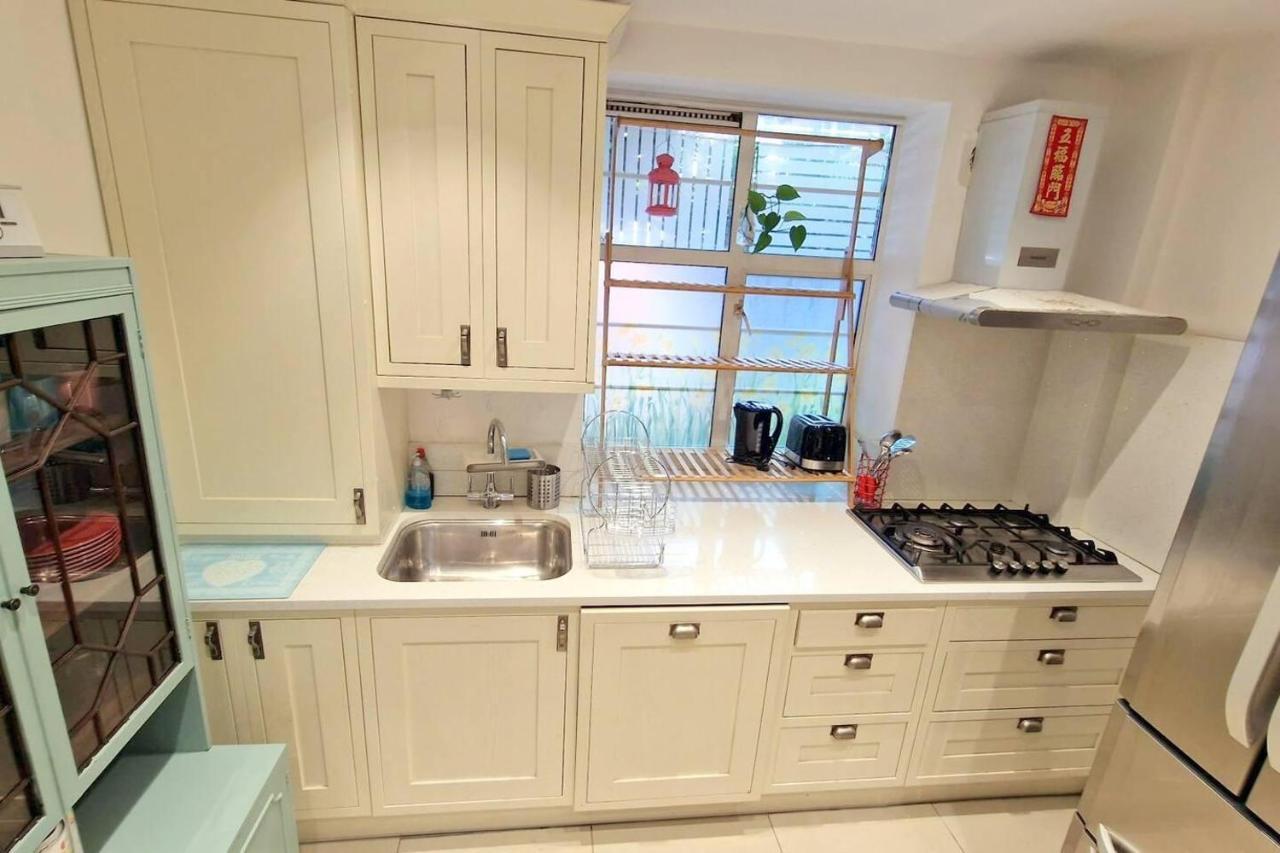 Modern 3-bed House In Surrey Quays Londen
