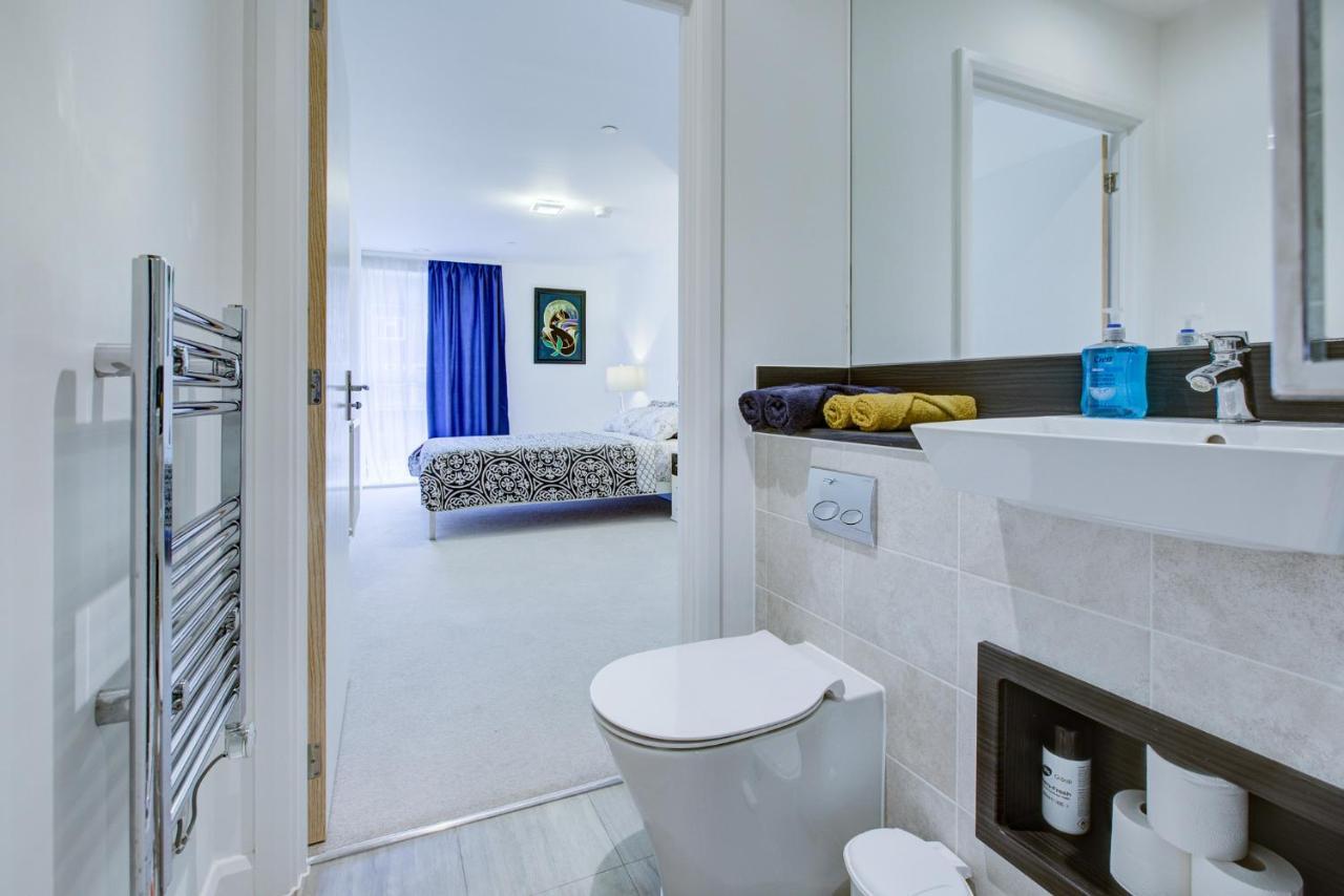 Apartment 2 Bed 2 Bath Modern In East Acton