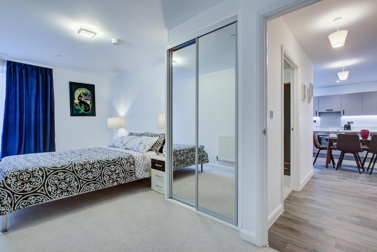 2 Bed 2 Bath Modern In East Acton Apartment London