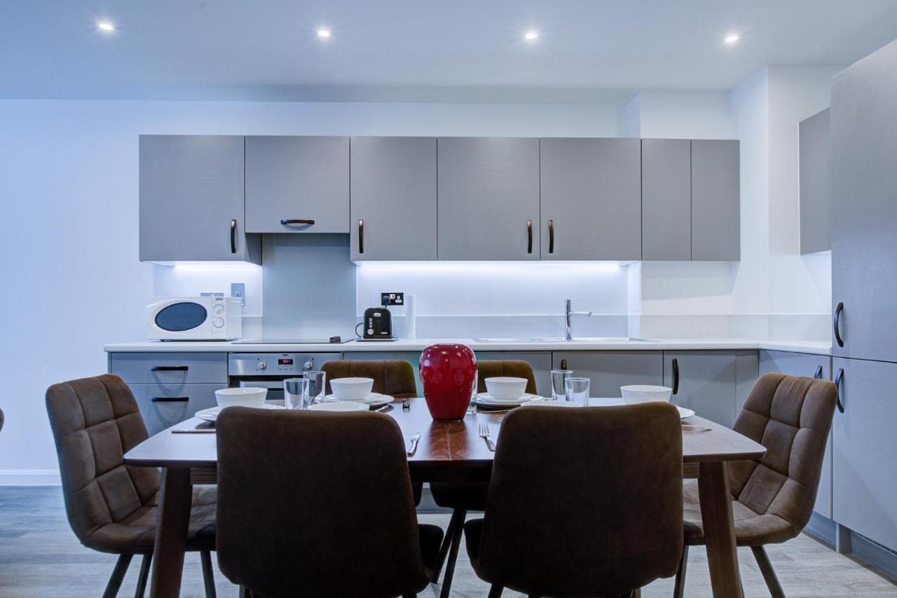2 Bed 2 Bath Modern In East Acton Apartment