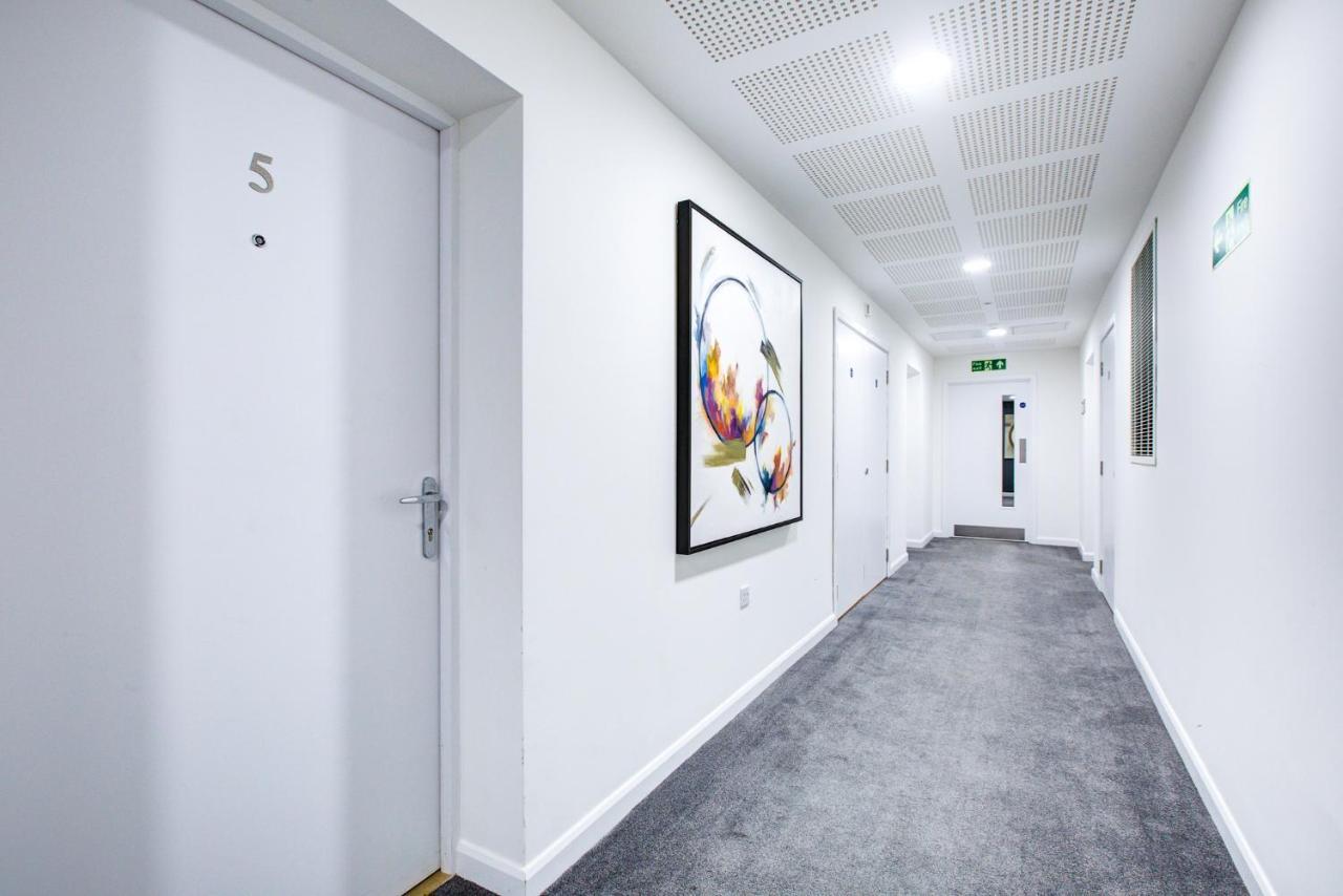 Apartment 2 Bed 2 Bath Modern In East Acton
