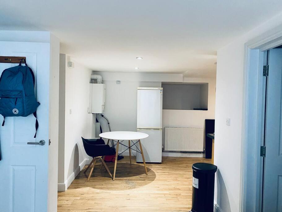 One Bedroom Near Dalston Station Lägenhet