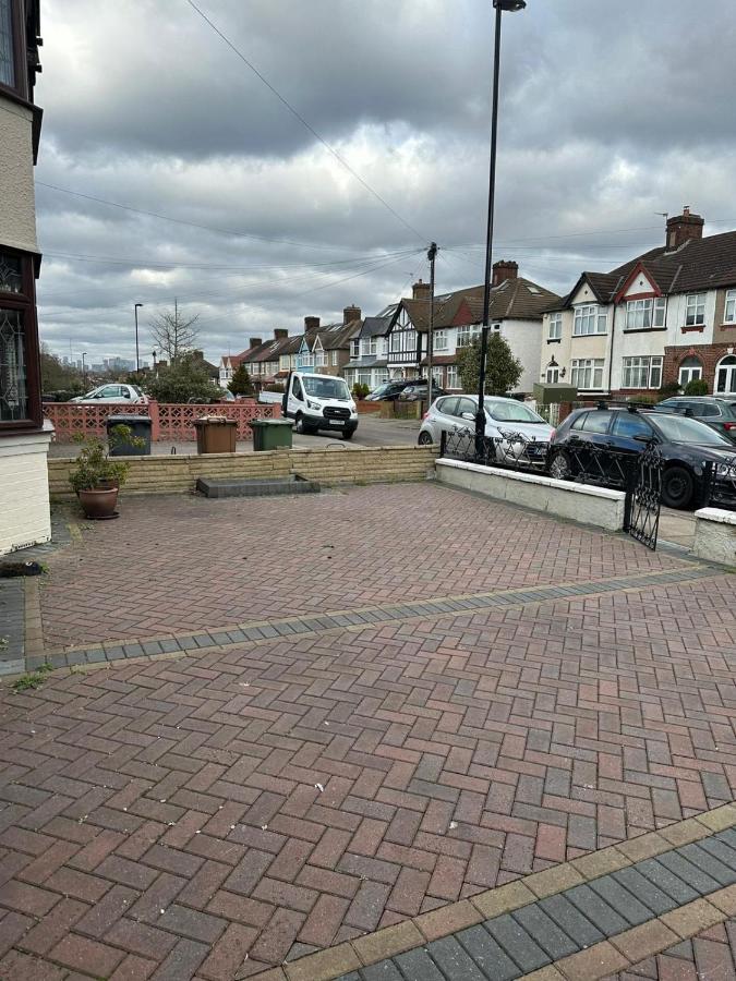 Hébergement de vacances Amazing And Romantic O2 Arena 4 Bedrooms House Free Parking Londres