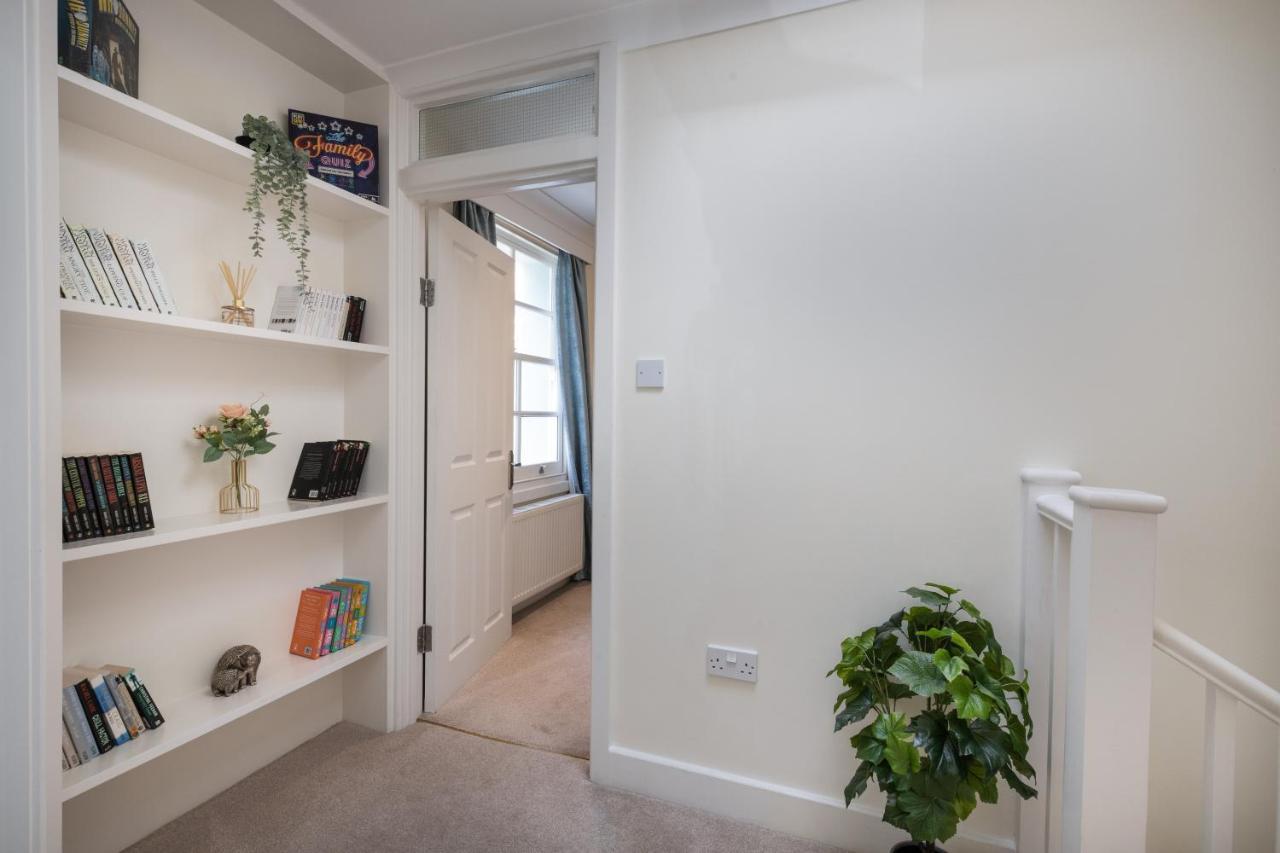 Stunning 3 Bed House With Garden Semesterbostad London