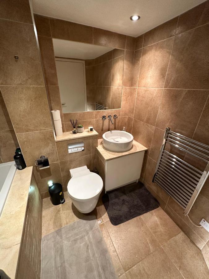 Lägenhet Deluxe Penthouse Riverside View 2 Bedroom Flat With Lift - Old Industrial Factory Warehouse London