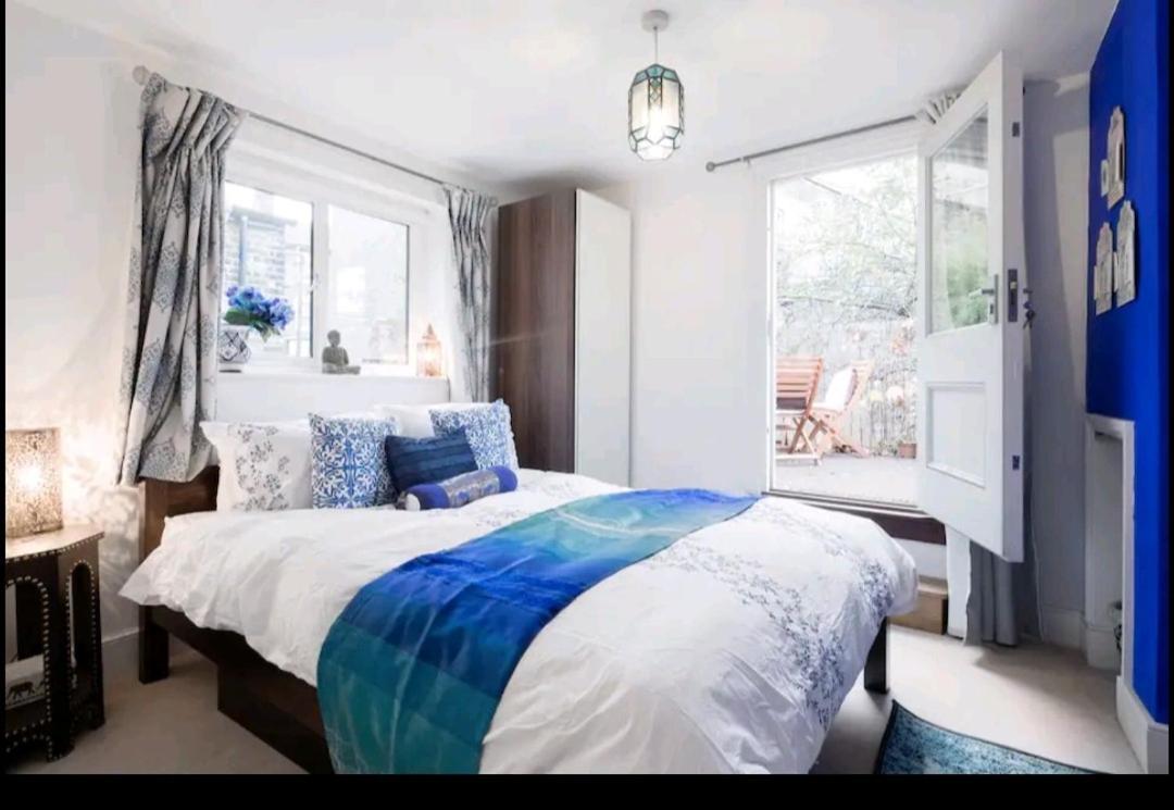 Stylish With Private Bath & Terrace In Super Clapham Junction Minutes From Victoria, Waterloo Alloggio in famiglia Londra