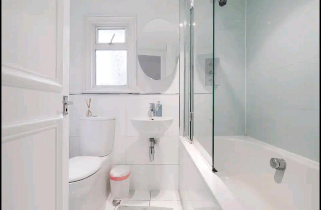 Stylish With Private Bath & Terrace In Super Clapham Junction Minutes From Victoria, Waterloo Alloggio in famiglia