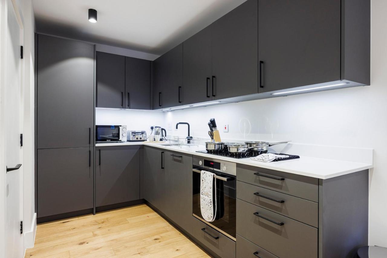 Luxury Spacious 2 Bed Apartment, - Sk London