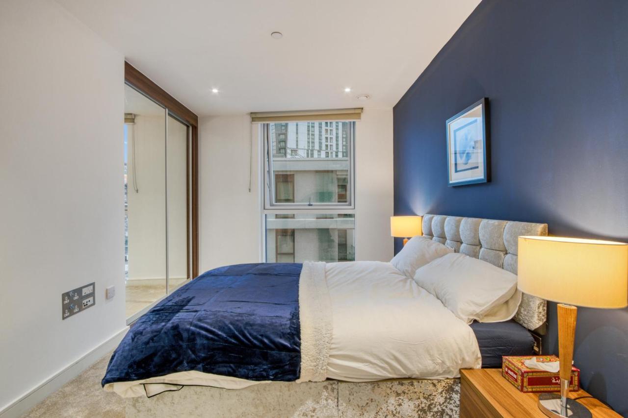 2 Bed 2 Bath Next To Nine Elms Station - Zone 1 Apartment *
